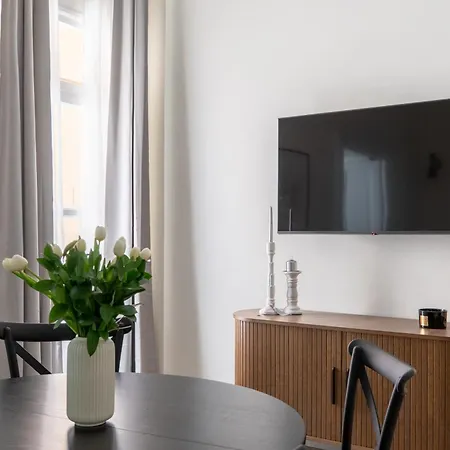 Hospitality At Apartment *