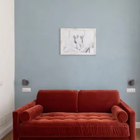 Hospitality At Apartment *