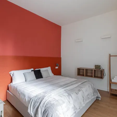 Hospitality At Apartment *